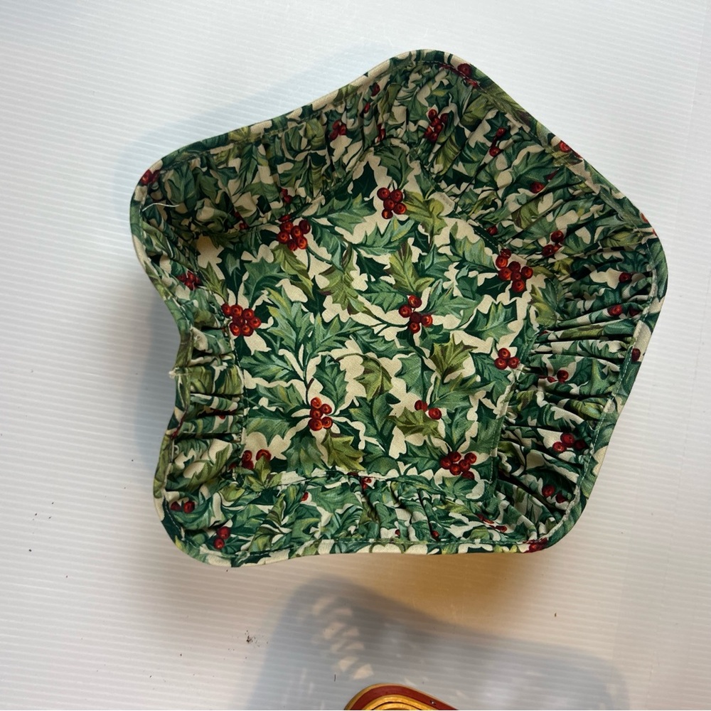 Longaberger 2001 Red Shining Star Basket with American Holly Liner - Picture 10 of 16